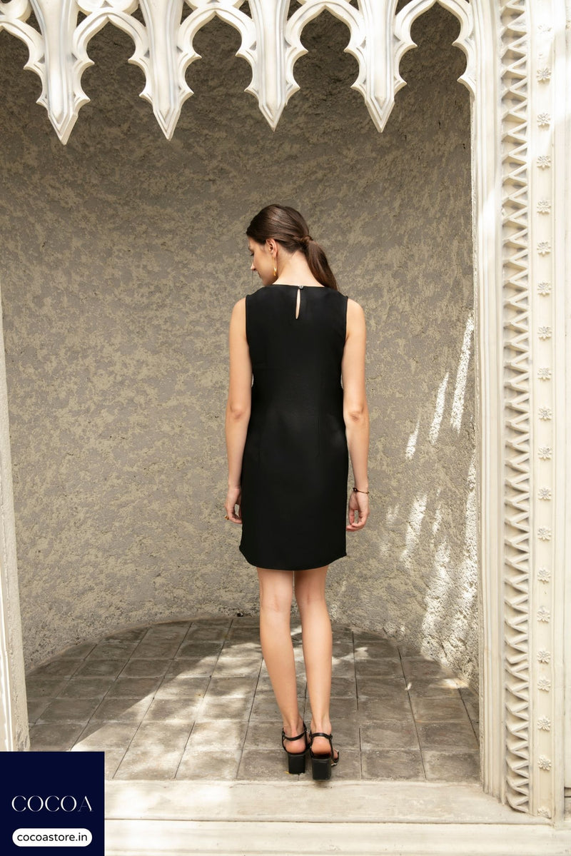 Mansi Kapoor in The Aftereight Bloom Shift Dress